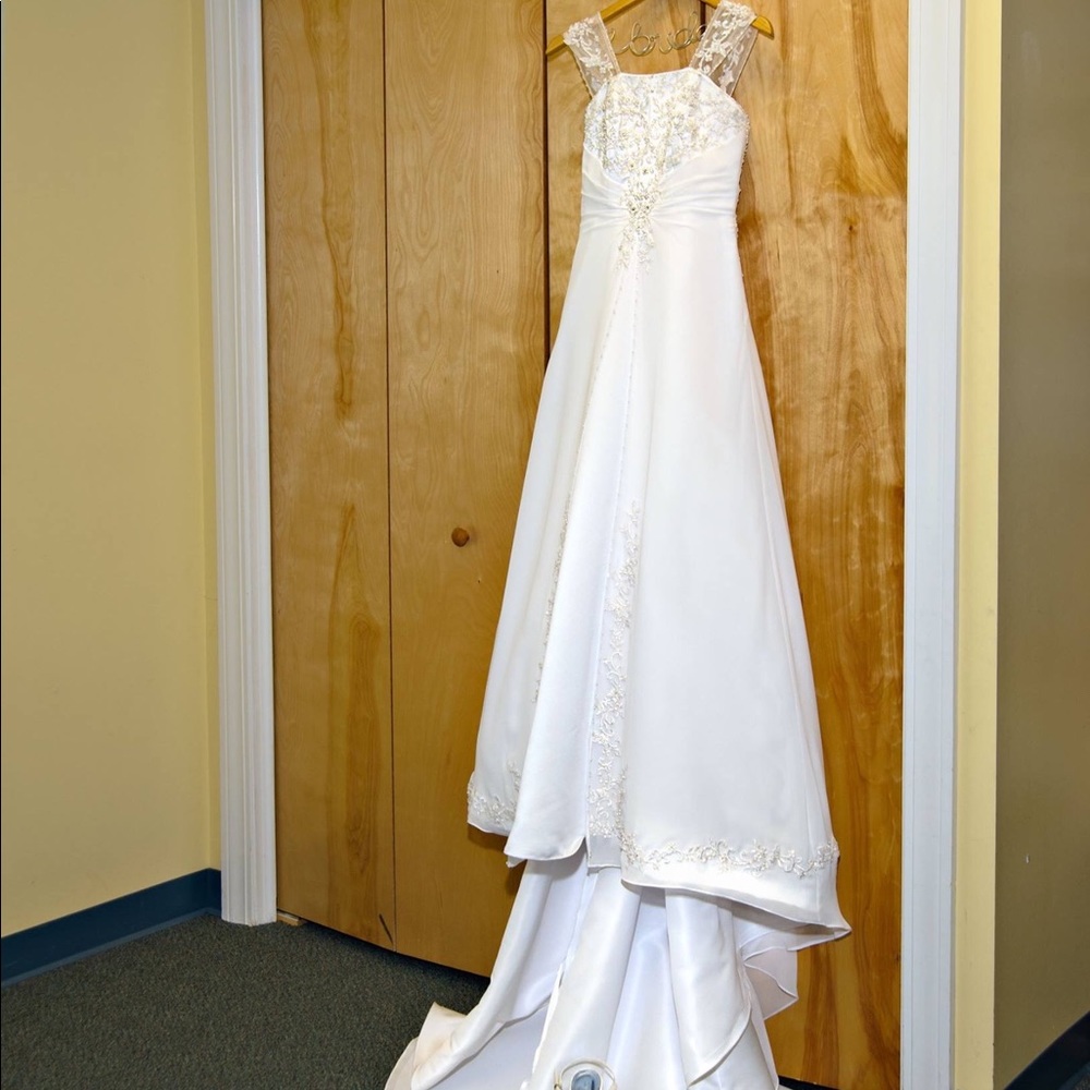 David’s Bridal chiffon sparkle white wedding dress